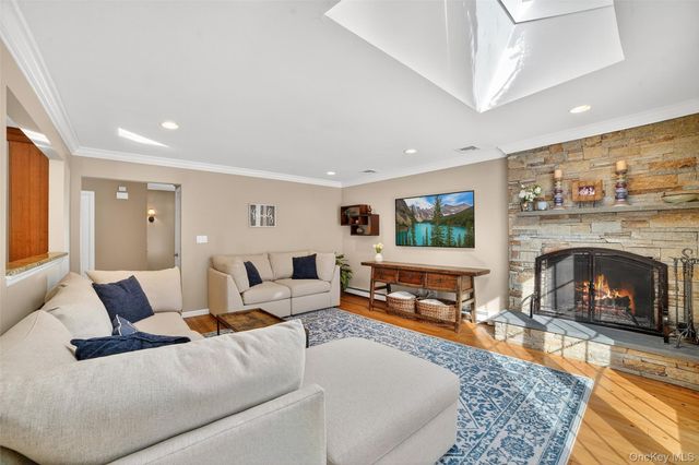 423 Rutledge Drive, Yorktown Heights, NY 10598