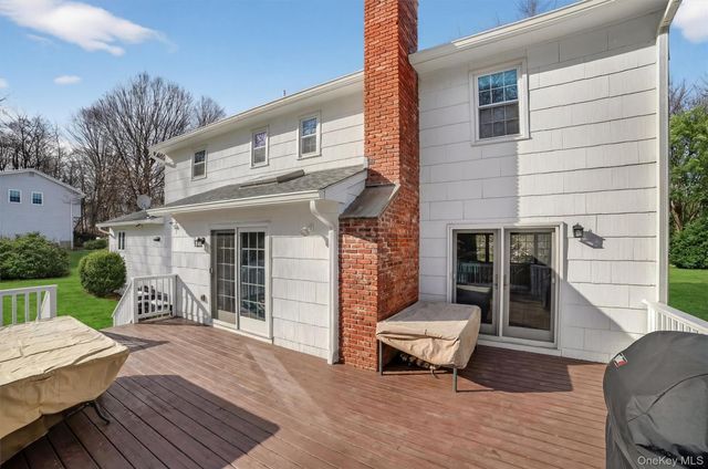 423 Rutledge Drive, Yorktown Heights, NY 10598