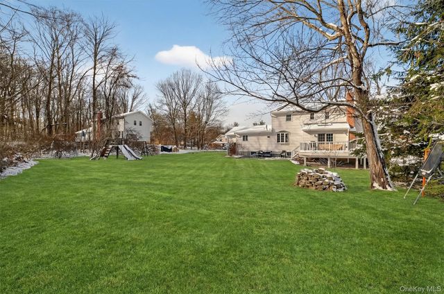 423 Rutledge Drive, Yorktown Heights, NY 10598