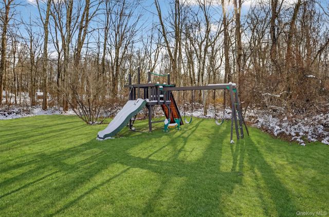 423 Rutledge Drive, Yorktown Heights, NY 10598