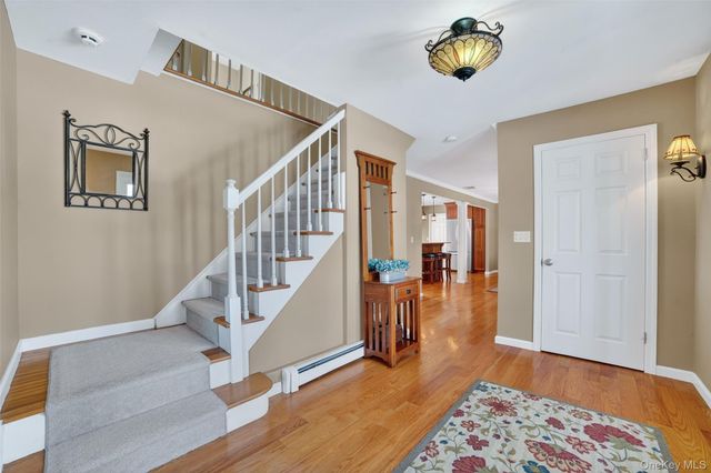 423 Rutledge Drive, Yorktown Heights, NY 10598