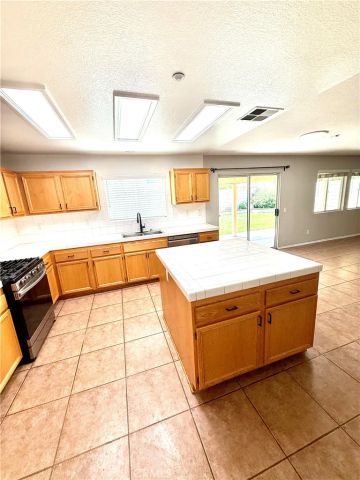 7262 Magnolia, Fontana, CA 92336