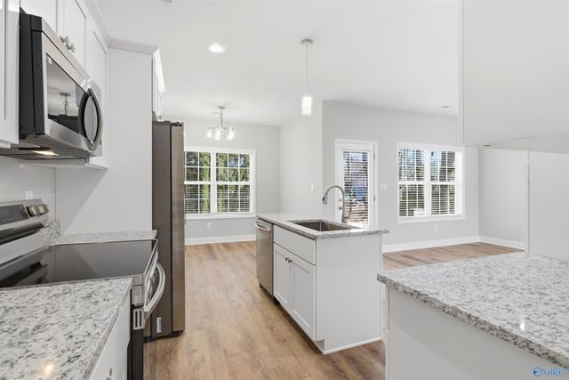 1702 Lydia Drive NW, Huntsville, AL 35816