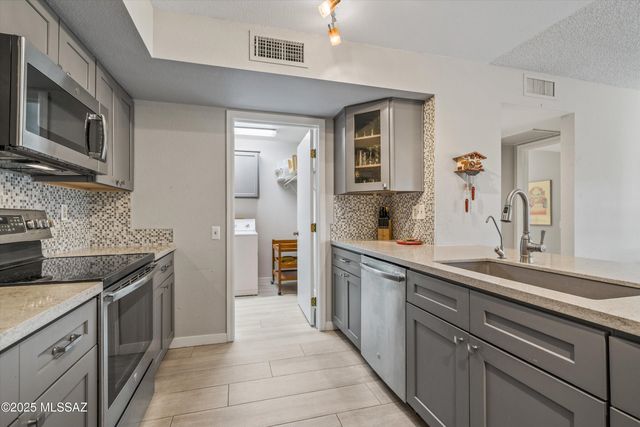 14306 N Copperstone Drive, Oro Valley, AZ 85755