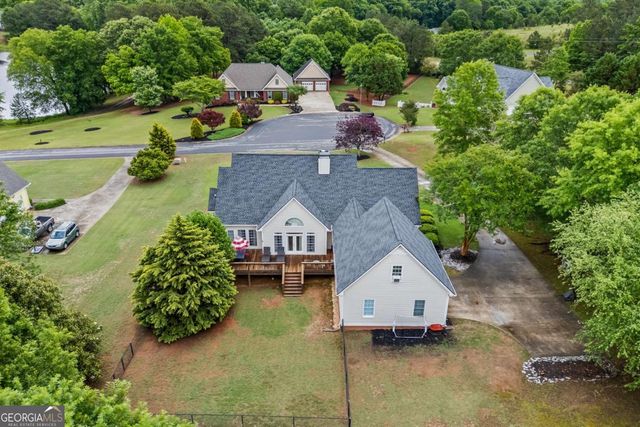1080 Lakeside Court, Bishop, GA 30621