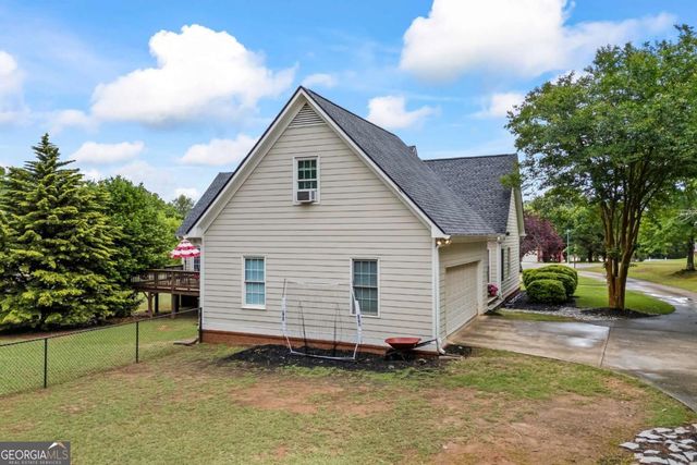 1080 Lakeside Court, Bishop, GA 30621