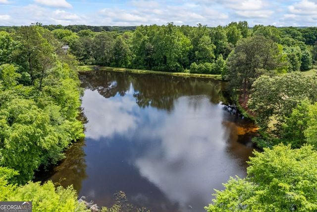 1080 Lakeside Court, Bishop, GA 30621
