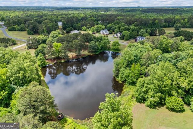 1080 Lakeside Court, Bishop, GA 30621
