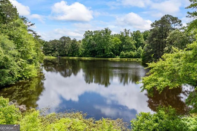 1080 Lakeside Court, Bishop, GA 30621