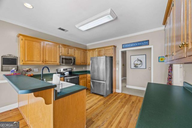 1080 Lakeside Court, Bishop, GA 30621