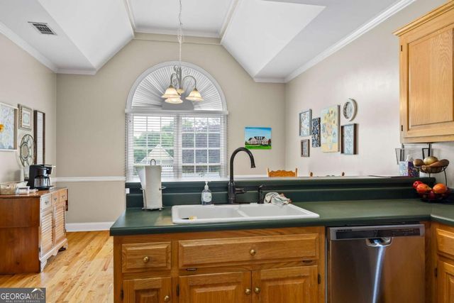 1080 Lakeside Court, Bishop, GA 30621