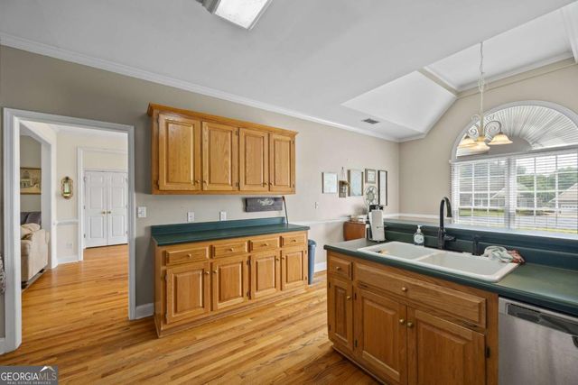 1080 Lakeside Court, Bishop, GA 30621