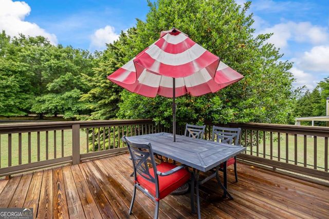 1080 Lakeside Court, Bishop, GA 30621