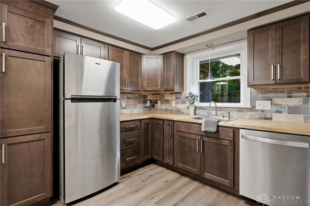 25 Eleanor Drive, Springboro, OH 45066
