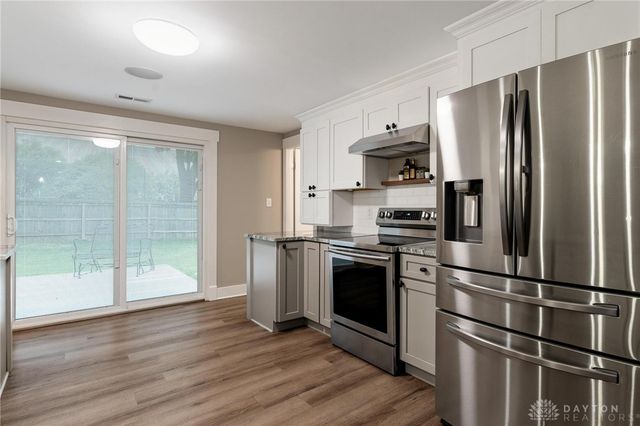 25 Eleanor Drive, Springboro, OH 45066