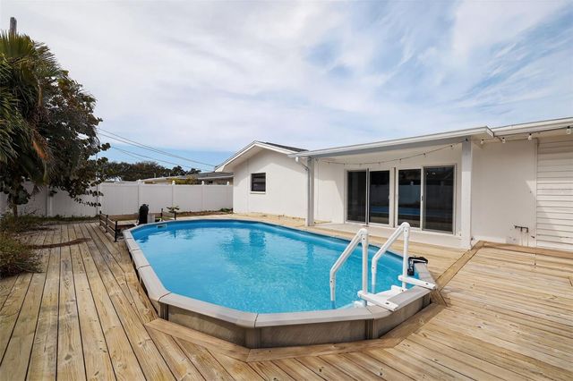 13940 ANTIGUA DRIVE, Seminole, FL 33776