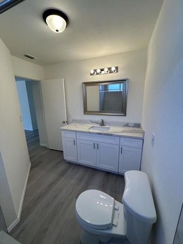 3985 Limestone Way, Sacramento, CA 95823