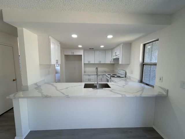 3985 Limestone Way, Sacramento, CA 95823