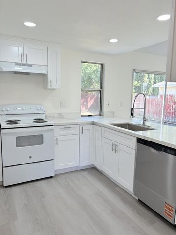 3985 Limestone Way, Sacramento, CA 95823