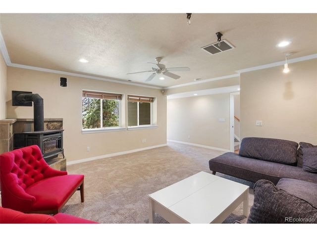 120 Red Clover Ct, Woodland Park, CO 80863