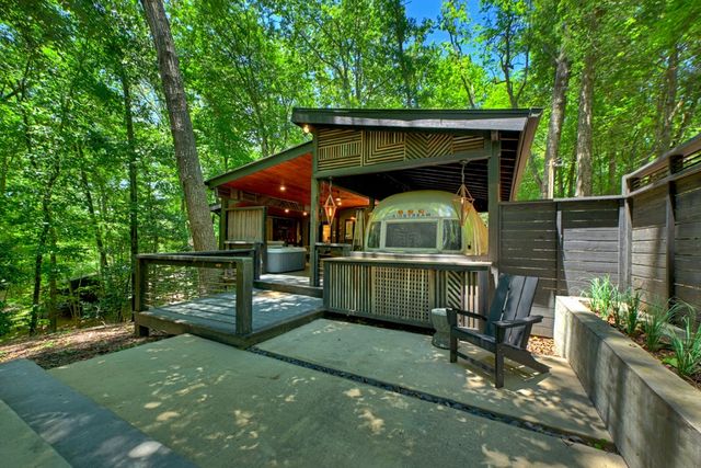 1027 Power Dam Road, Blue Ridge, GA 30513