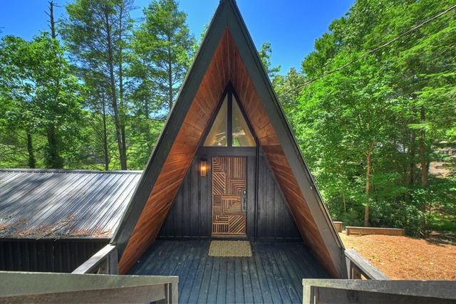 1027 Power Dam Road, Blue Ridge, GA 30513