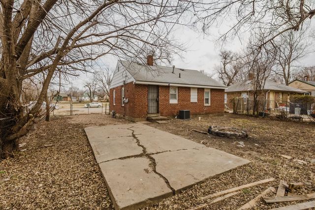 2831 E Stadium, Wichita, KS 67214