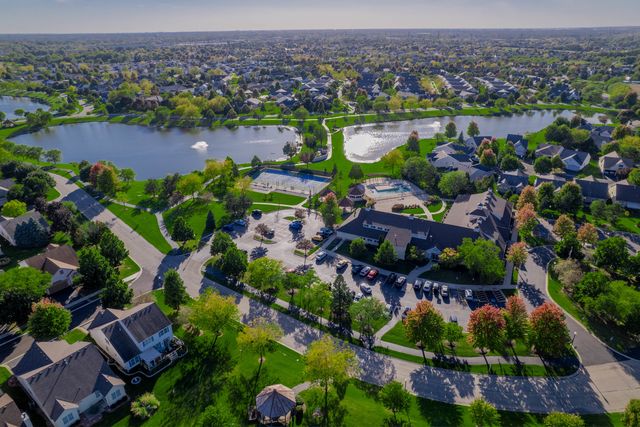 16334 Crescent Lake Drive, Crest Hill, IL 60403