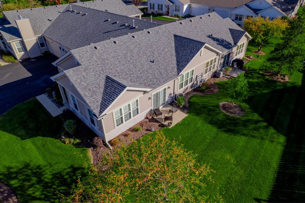 16334 Crescent Lake Drive, Crest Hill, IL 60403 — photo 3