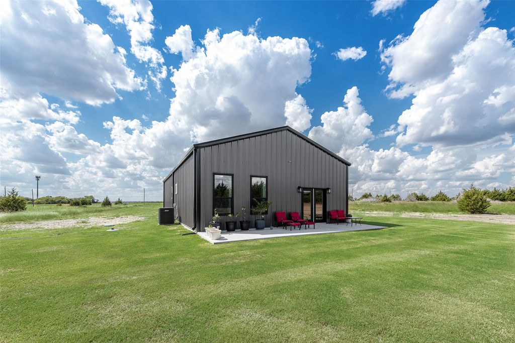 536 Robnett Road, Waxahachie, TX 75165
