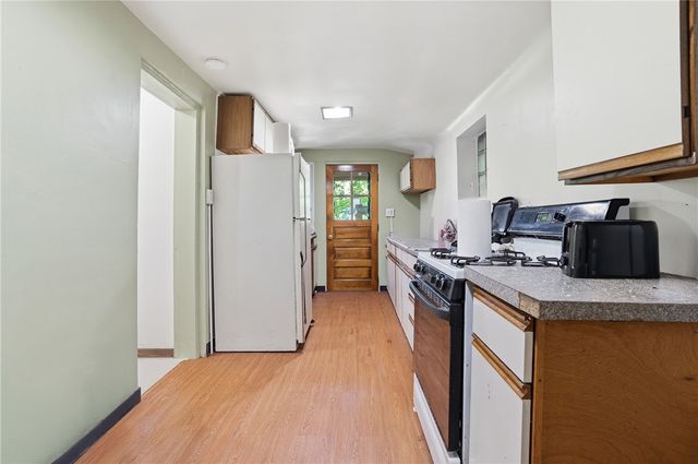 139 Leneake St, Wilkins Twp, PA 15145