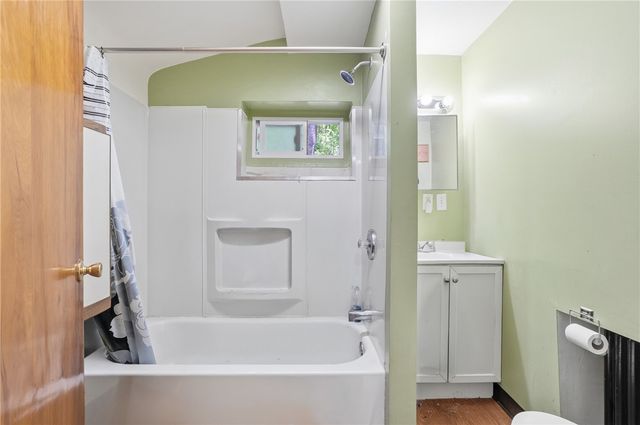 139 Leneake St, Wilkins Twp, PA 15145
