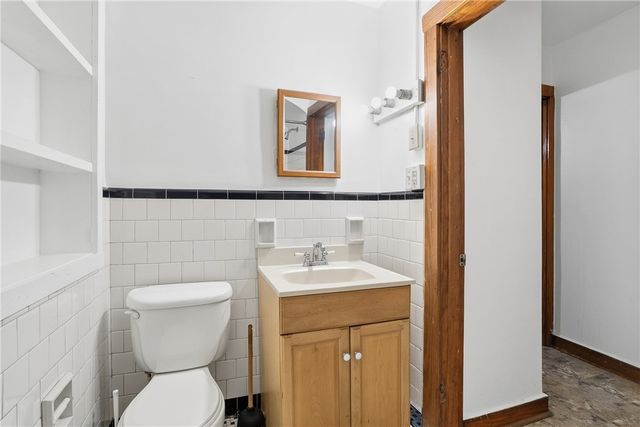 139 Leneake St, Wilkins Twp, PA 15145