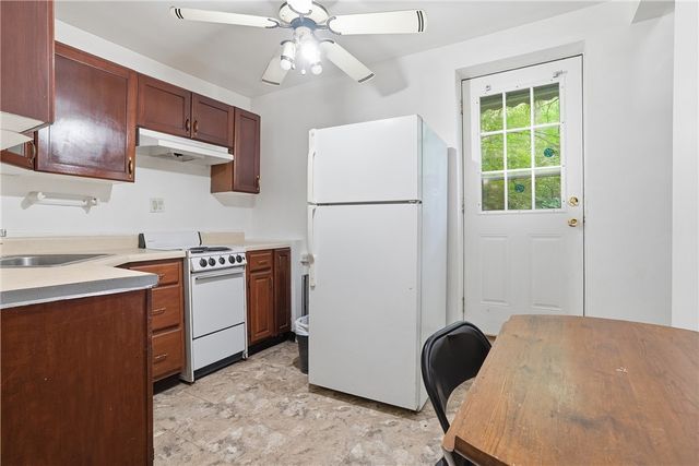 139 Leneake St, Wilkins Twp, PA 15145