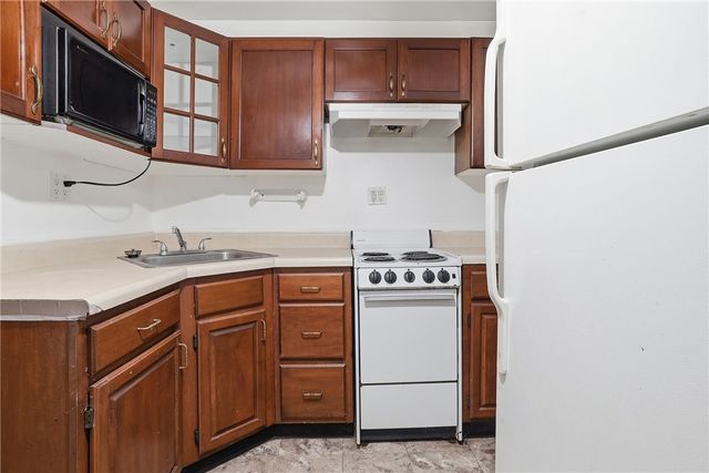 139 Leneake St, Wilkins Twp, PA 15145
