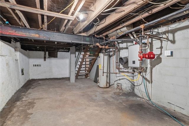 139 Leneake St, Wilkins Twp, PA 15145