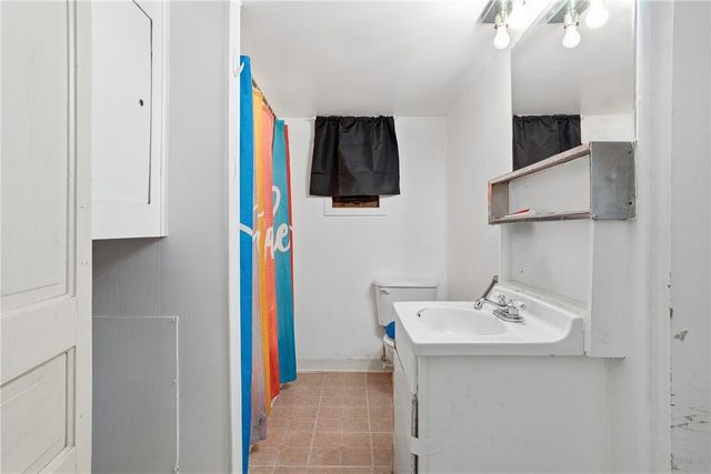 139 Leneake St, Wilkins Twp, PA 15145