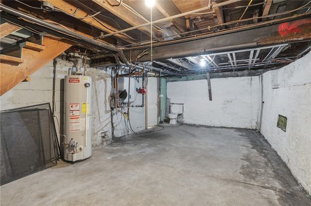 139 Leneake St, Wilkins Twp, PA 15145