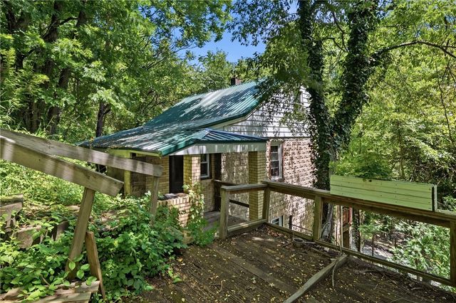 139 Leneake St, Wilkins Twp, PA 15145