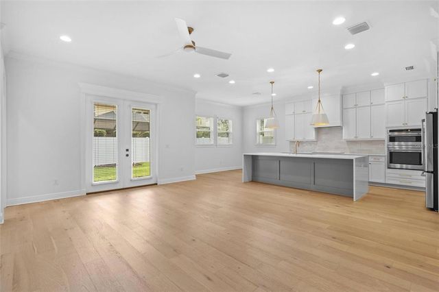803 W WOODLAWN AVENUE, Tampa, FL 33603
