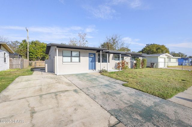 813 Lewis Drive, Daytona Beach, FL 32117