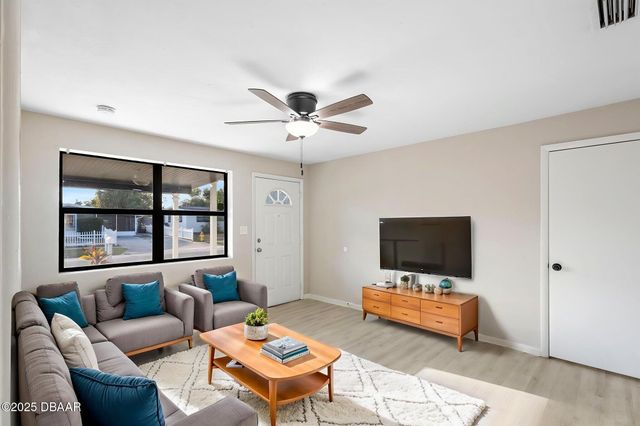 813 Lewis Drive, Daytona Beach, FL 32117