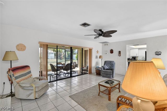 2132 SW 14th PL, Cape Coral, FL 33991