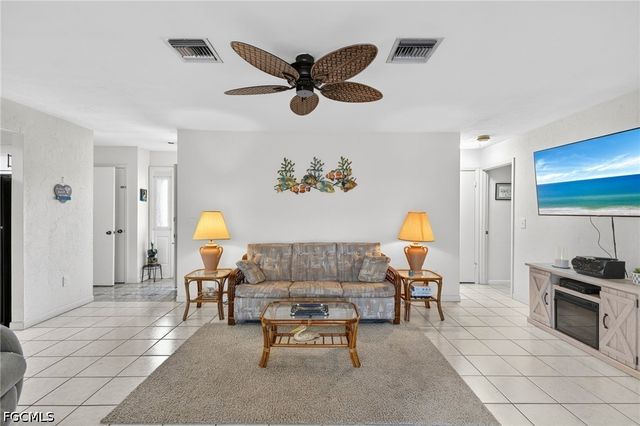 2132 SW 14th PL, Cape Coral, FL 33991