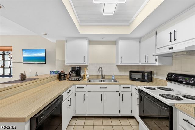 2132 SW 14th PL, Cape Coral, FL 33991