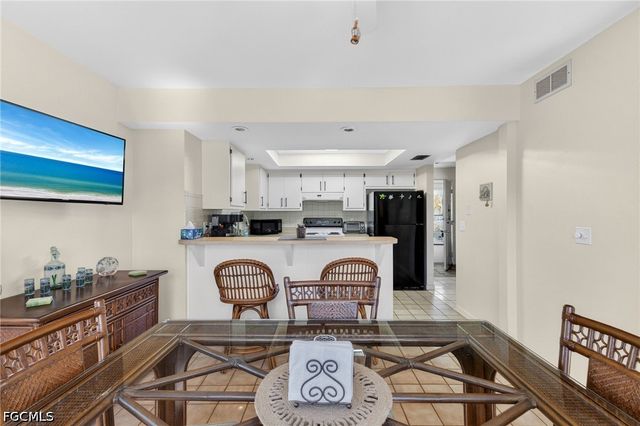 2132 SW 14th PL, Cape Coral, FL 33991