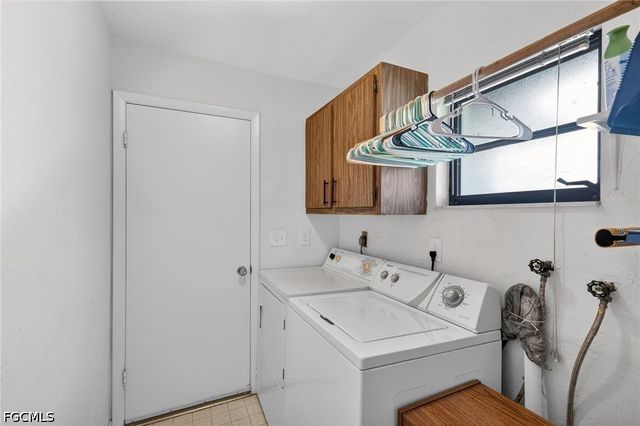 2132 SW 14th PL, Cape Coral, FL 33991