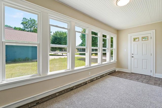 402-404 S Main Street, Deerfield, WI 53531
