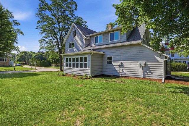 402-404 S Main Street, Deerfield, WI 53531