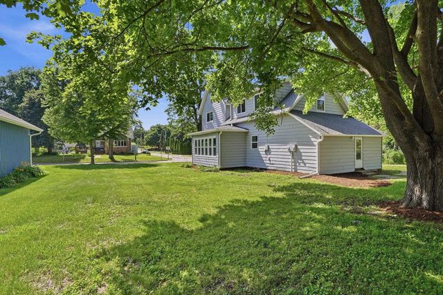 402-404 S Main Street, Deerfield, WI 53531
